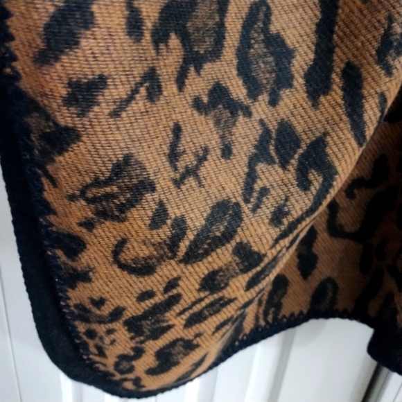 Apt. 9. Animal Print Reversible Cape Wrap OS - Picture 4 of 10